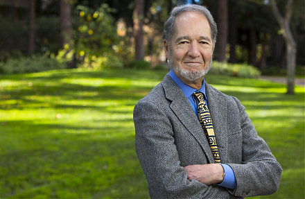Jared Diamond delves into how some societies fail, succeed, and revive in global human history.