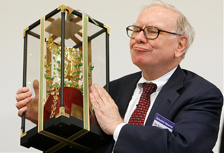 Warren Buffett shares his key insights into life, success, money, and interpersonal communication.