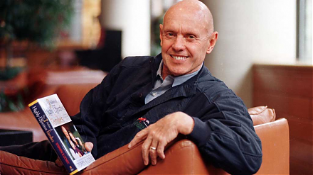 Self-Improvement Book Review: The 7 Habits of Highly Effective People by Stephen Covey.
