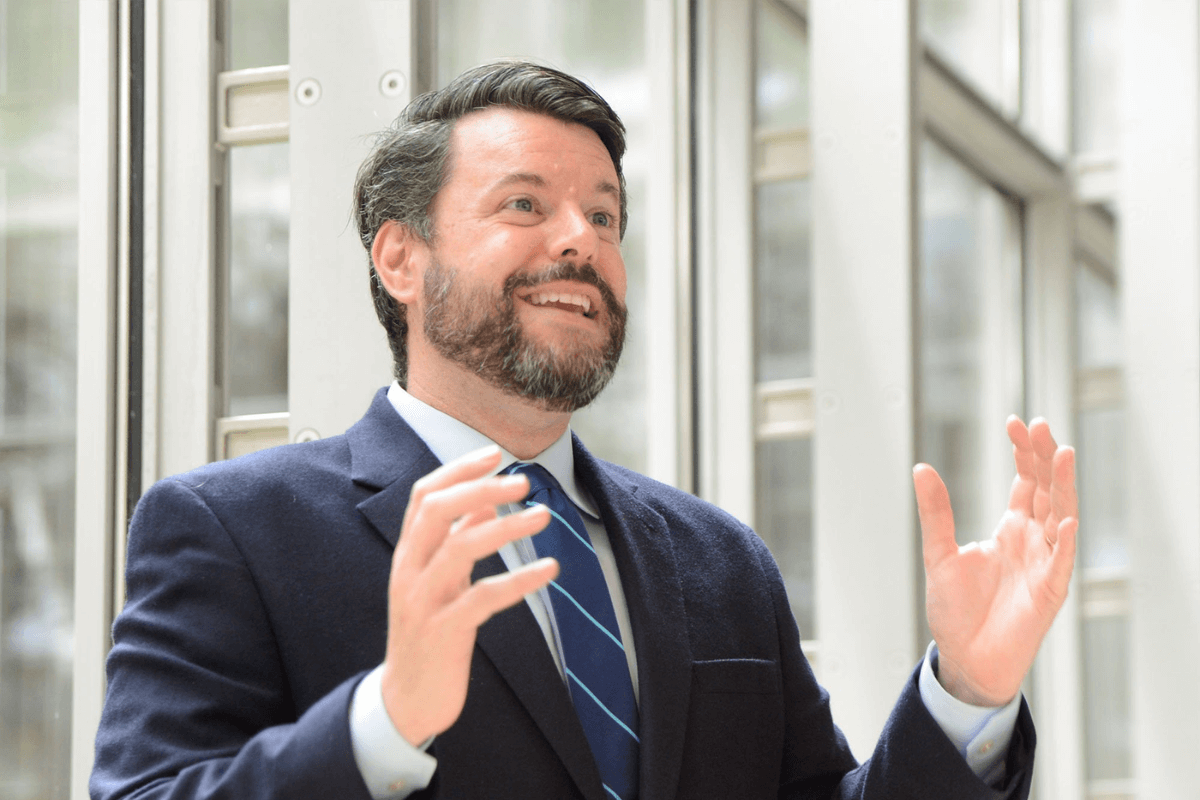 Former New York Times team journalist and Pulitzer Prize winner Charles Duhigg shares sharp insights into the power of habit.