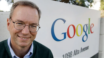 Google CEO Eric Schmidt and his co-authors show the innovative corporate culture and mission of the Internet search tech titan.